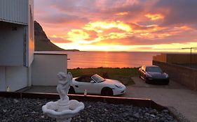 Kirkjufell Oceanfront Villa